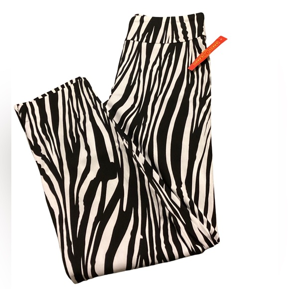 Krazy Larry Pants - ☃️ NWT Krazy Larry Black/White Pants Size 8